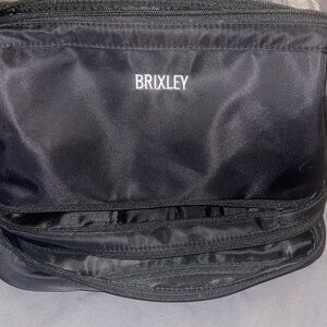 Brixley black toiletry bag